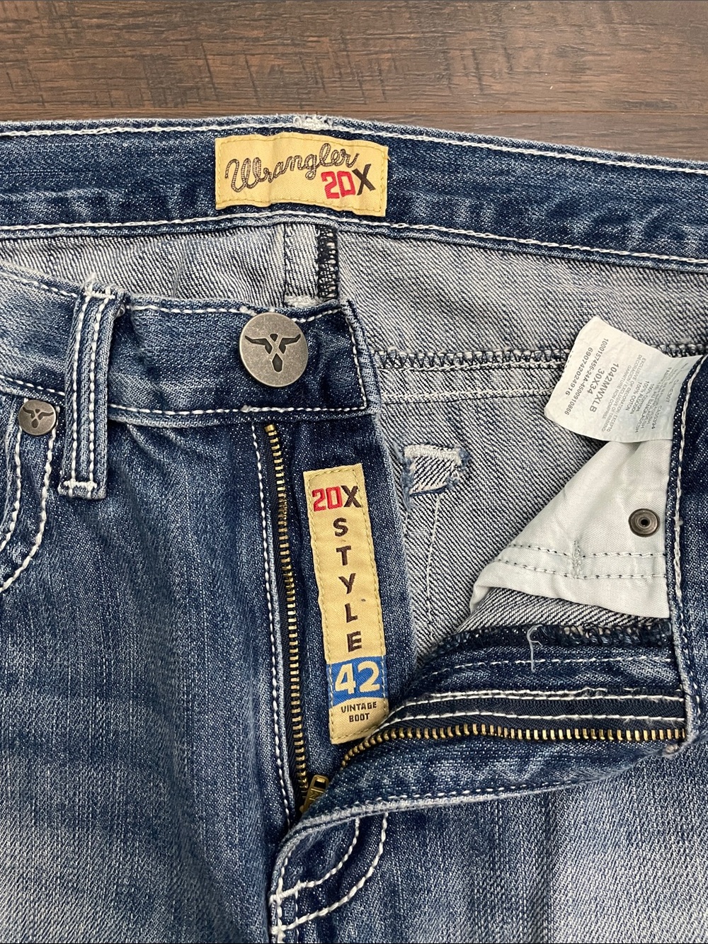 Wrangler 20X style 42 Men’s Blue Jeans vintage bootcut 30x34 NWOT